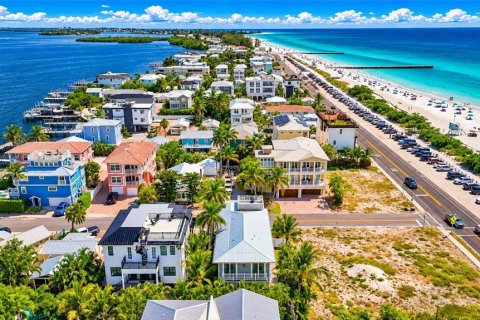 Villa ou maison à vendre à Bradenton Beach, Floride: 7 chambres, 291.16 m2 № 2433615 - photo 5