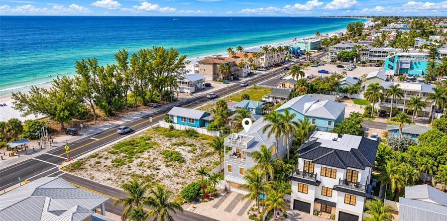 Villa ou maison à Bradenton Beach, Floride 7 chambres, 291.16 m2 № 2433615