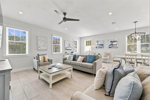 Villa ou maison à vendre à Bradenton Beach, Floride: 7 chambres, 291.16 m2 № 2433615 - photo 20