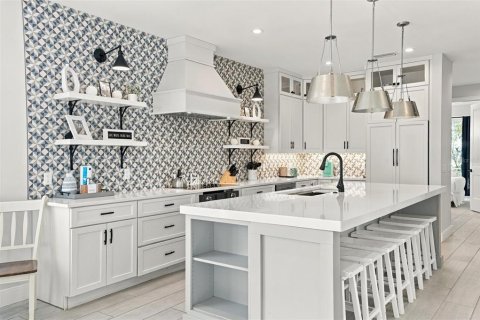 Villa ou maison à vendre à Bradenton Beach, Floride: 7 chambres, 291.16 m2 № 2433615 - photo 7