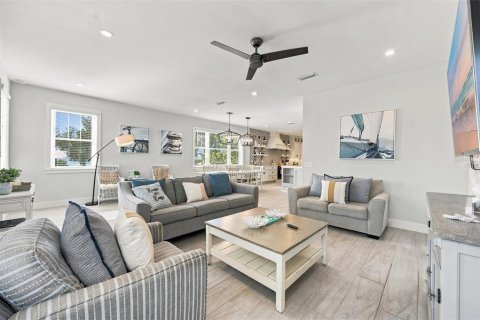 Villa ou maison à vendre à Bradenton Beach, Floride: 7 chambres, 291.16 m2 № 2433615 - photo 22