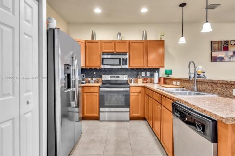Touwnhouse à louer à Hialeah, Floride: 3 chambres, 143.53 m2 № 1942409 - photo 10