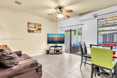 Touwnhouse à louer à Hialeah, Floride: 3 chambres, 143.53 m2 № 1942409 - photo 19