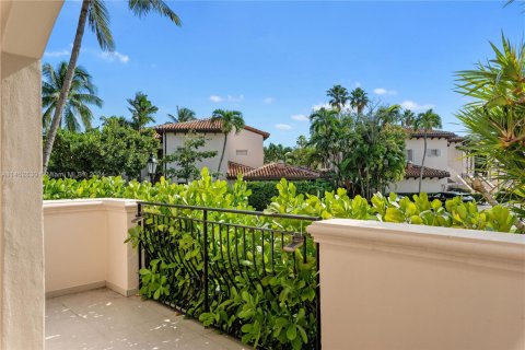 Condo in Fisher Island, Florida, 3 bedrooms  № 1868641 - photo 29