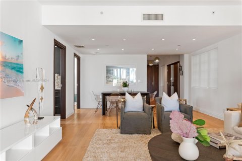 Condo in Fisher Island, Florida, 3 bedrooms  № 1868641 - photo 22