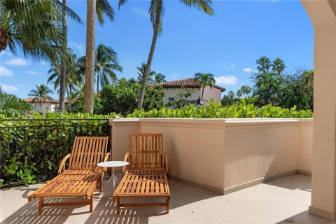 Condo in Fisher Island, Florida, 3 bedrooms  № 1868641 - photo 30