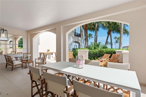Condo in Fisher Island, Florida, 3 bedrooms  № 1868641 - photo 20