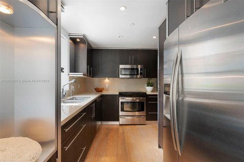 Condo in Fisher Island, Florida, 3 bedrooms  № 1868641 - photo 6