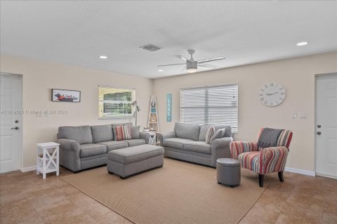 Снять в аренду виллу или дом в Лейк-Плэсид, Флорида 2 спальни, № 2021479 - фото 13