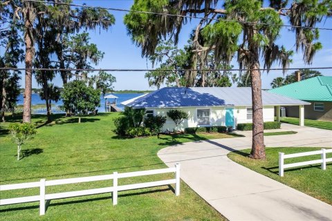 House in Lake Placid, Florida 2 bedrooms № 2021479