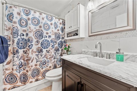 Casa en venta en Pembroke Pines, Florida, 3 dormitorios, 162.3 m2 № 2002484 - foto 12