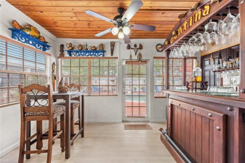 Casa en venta en Pembroke Pines, Florida, 3 dormitorios, 162.3 m2 № 2002484 - foto 10