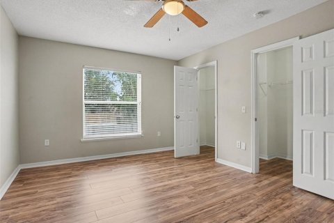 House in Winter Haven, Florida 4 bedrooms, 280.56 sq.m. № 2419120 - photo 17