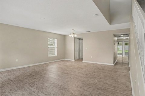 House in Winter Haven, Florida 4 bedrooms, 280.56 sq.m. № 2419120 - photo 4