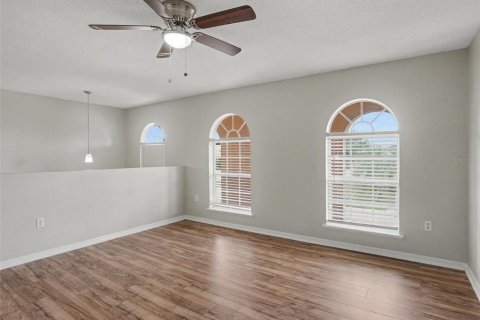 House in Winter Haven, Florida 4 bedrooms, 280.56 sq.m. № 2419120 - photo 11