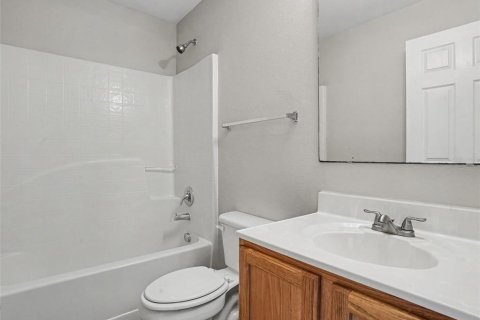 House in Winter Haven, Florida 4 bedrooms, 280.56 sq.m. № 2419120 - photo 22