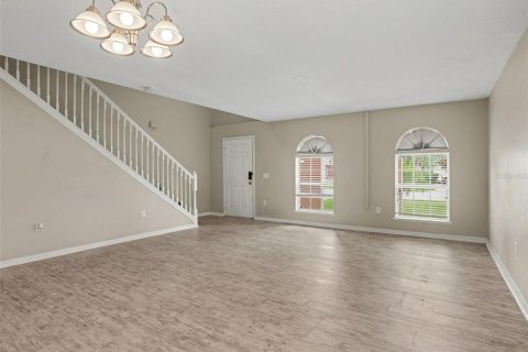 House in Winter Haven, Florida 4 bedrooms, 280.56 sq.m. № 2419120 - photo 3