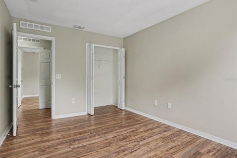 House in Winter Haven, Florida 4 bedrooms, 280.56 sq.m. № 2419120 - photo 20