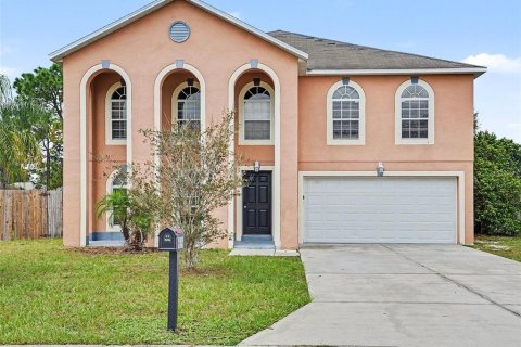 House in Winter Haven, Florida 4 bedrooms, 280.56 sq.m. № 2419120 - photo 2