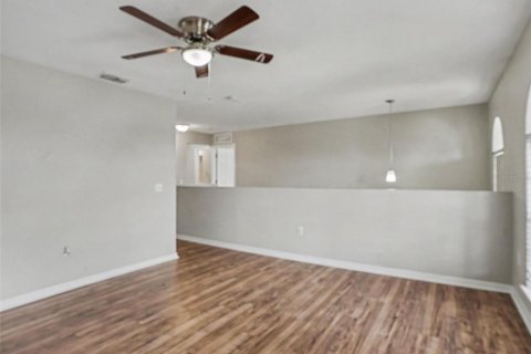 House in Winter Haven, Florida 4 bedrooms, 280.56 sq.m. № 2419120 - photo 12