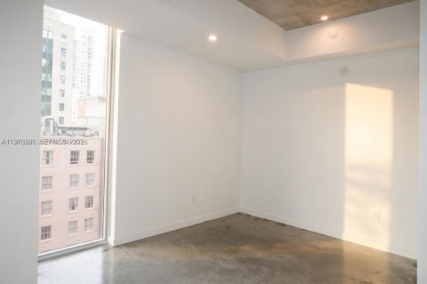 Apartamento en alquiler en Miami, Florida, 1 dormitorio, 49.7 m2 № 2041729 - foto 3
