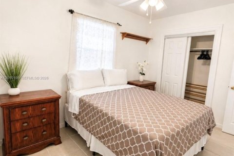 House in Miami Gardens, Florida 2 bedrooms, 151.9 sq.m. № 2073355 - photo 19