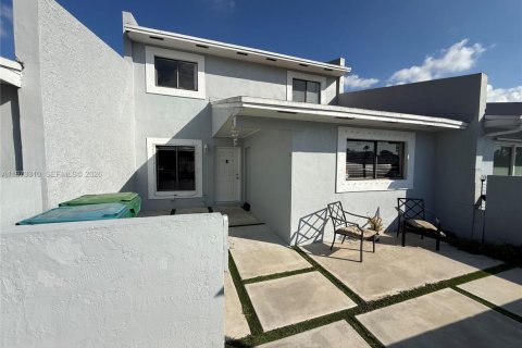 Adosado en venta en Miami Gardens, Florida, 3 dormitorios, 143.35 m2 № 2033894 - foto 1