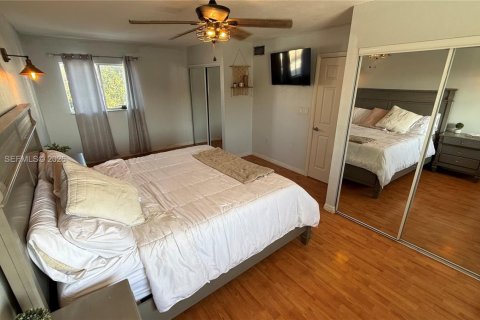 Adosado en venta en Miami Gardens, Florida, 3 dormitorios, 143.35 m2 № 2033894 - foto 14