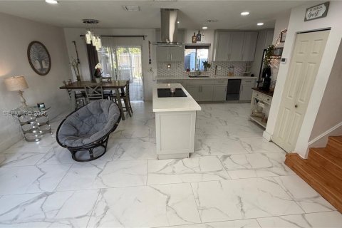 Adosado en venta en Miami Gardens, Florida, 3 dormitorios, 143.35 m2 № 2033894 - foto 8