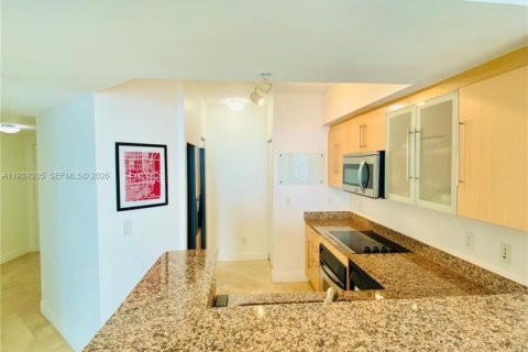 Copropriété à louer à Miami, Floride: 3 chambres, 131.55 m2 № 2051576 - photo 11