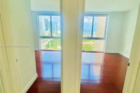 Copropriété à louer à Miami, Floride: 3 chambres, 131.55 m2 № 2051576 - photo 9