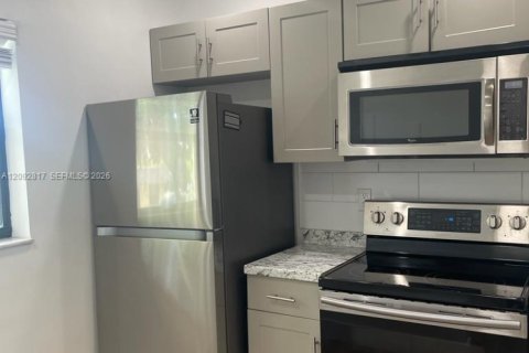 Copropriété à louer à Pembroke Pines, Floride: 2 chambres, 73.11 m2 № 2387129 - photo 11