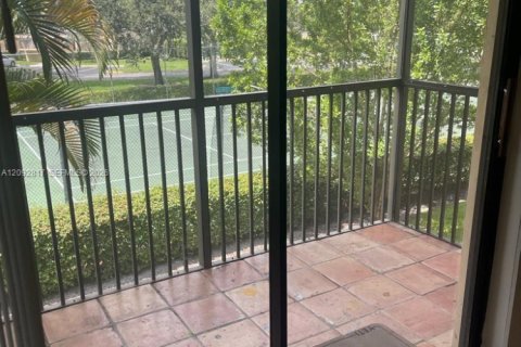 Copropriété à louer à Pembroke Pines, Floride: 2 chambres, 73.11 m2 № 2387129 - photo 12