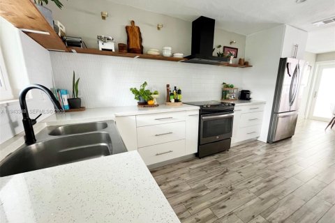 Купить виллу или дом в Холливуд, Флорида 2 спальни, 122.91м2, № 2011113 - фото 10