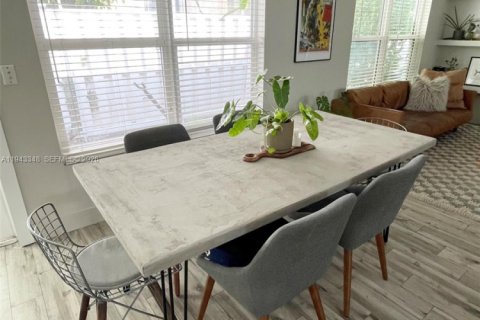 Купить виллу или дом в Холливуд, Флорида 2 спальни, 122.91м2, № 2011113 - фото 12