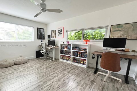 Купить виллу или дом в Холливуд, Флорида 2 спальни, 122.91м2, № 2011113 - фото 25