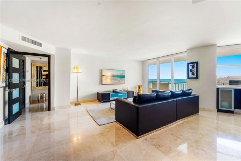 Condo in Hallandale Beach, Florida, 2 bedrooms  № 1811261 - photo 7