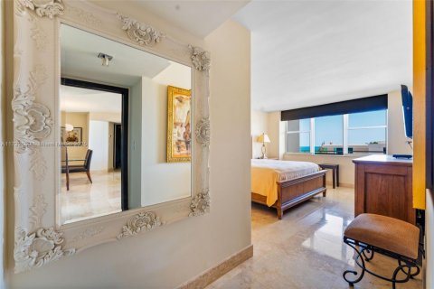 Condo in Hallandale Beach, Florida, 2 bedrooms  № 1811261 - photo 21