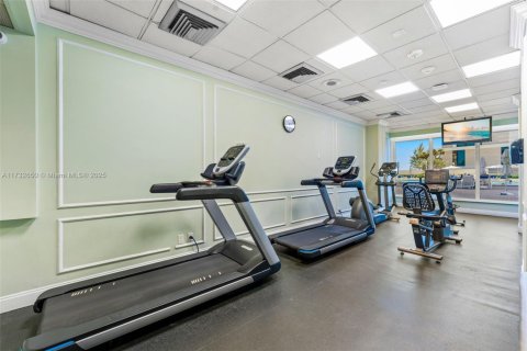 Condo in Hallandale Beach, Florida, 2 bedrooms  № 1811261 - photo 28