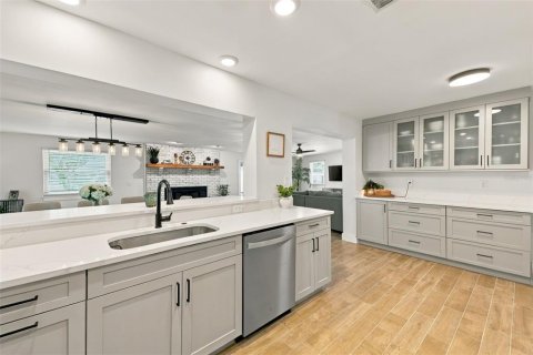 Villa ou maison à vendre à Saint Petersburg, Floride: 3 chambres, 178.93 m2 № 2406361 - photo 6
