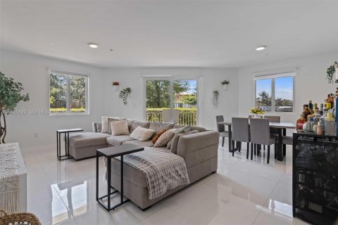 Condominio en venta en Doral, Florida, 3 dormitorios, 141.68 m2 № 1986105 - foto 2