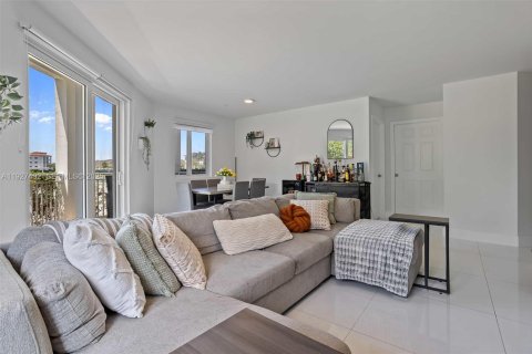 Condominio en venta en Doral, Florida, 3 dormitorios, 141.68 m2 № 1986105 - foto 5