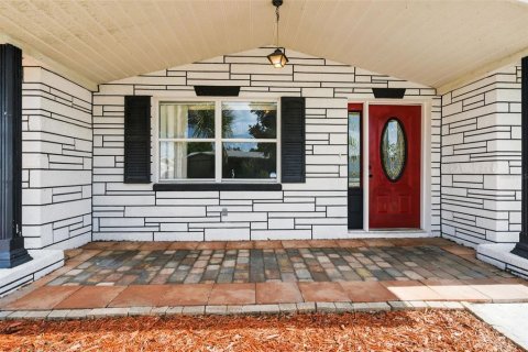 House in New Port Richey, Florida 3 bedrooms, 93.65 sq.m. № 2157144 - photo 7