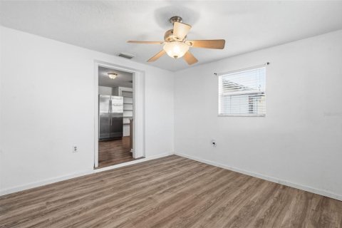 House in New Port Richey, Florida 3 bedrooms, 93.65 sq.m. № 2157144 - photo 20