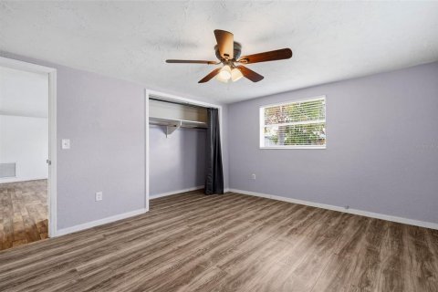 House in New Port Richey, Florida 3 bedrooms, 93.65 sq.m. № 2157144 - photo 27