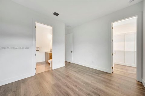 House in Fort Lauderdale, Florida 4 bedrooms, 238.94 sq.m. № 1924579 - photo 22