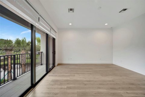 House in Fort Lauderdale, Florida 4 bedrooms, 238.94 sq.m. № 1924579 - photo 10