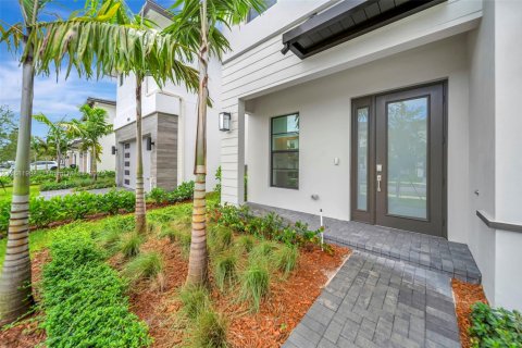House in Fort Lauderdale, Florida 4 bedrooms, 238.94 sq.m. № 1924579 - photo 7