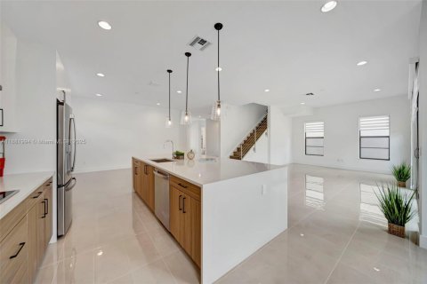 House in Fort Lauderdale, Florida 4 bedrooms, 238.94 sq.m. № 1924579 - photo 2