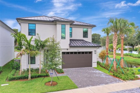 House in Fort Lauderdale, Florida 4 bedrooms, 238.94 sq.m. № 1924579 - photo 1